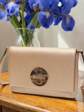 Kate  Spade Newbury‎ Lane Crossbody Metallic  Pink Saffiano Leather Turn Lock